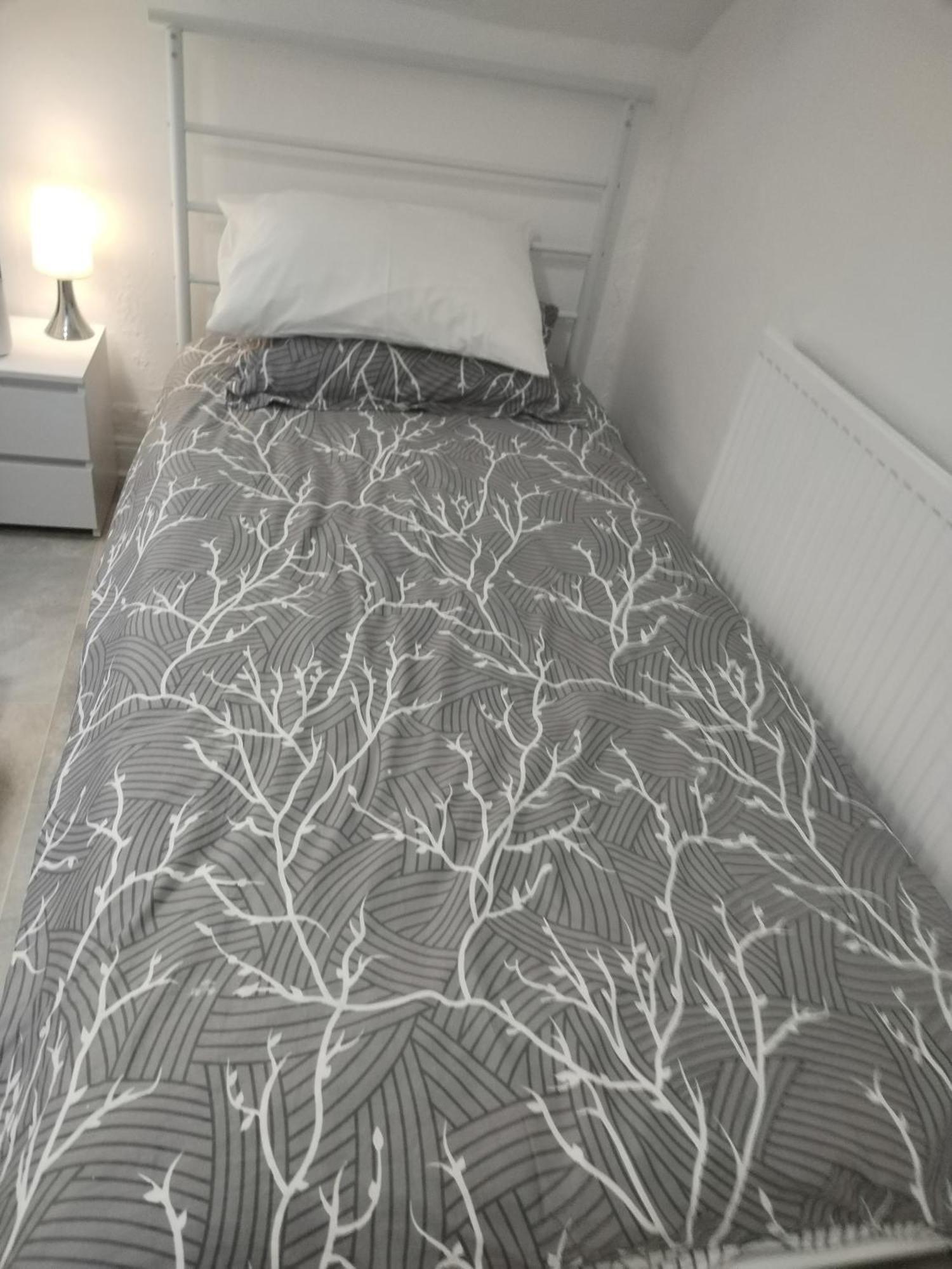Homestay Balfour Street *